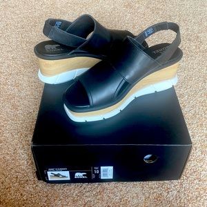 Brand new Sorel III Slingback sandals.Size 10. Smoke free pet free home